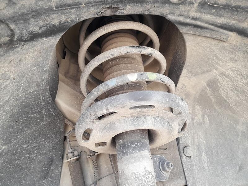 Recambio de amortiguador delantero derecho para citroën c3 iii (sx) 1.2 vti 82 referencia OEM IAM 9811371180  