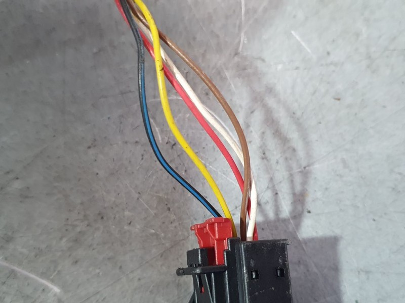 Recambio de retrovisor izquierdo para audi a1 sportback (8xa) ambition referencia OEM IAM 8X1857409R  ELECTRICO 5 CABLES