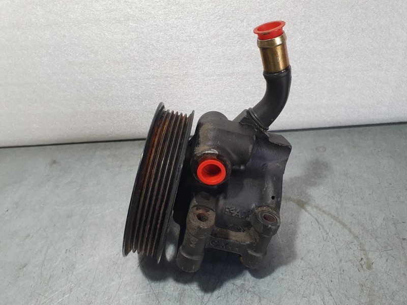 Recambio de bomba direccion para ford focus berlina (cak) trend referencia OEM IAM 8KE3002  