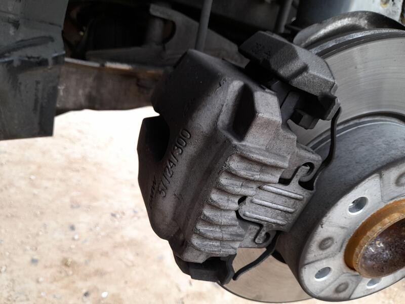 Recambio de pinza freno delantera derecha para bmw 3 (e90) 325 i referencia OEM IAM 34116769092  