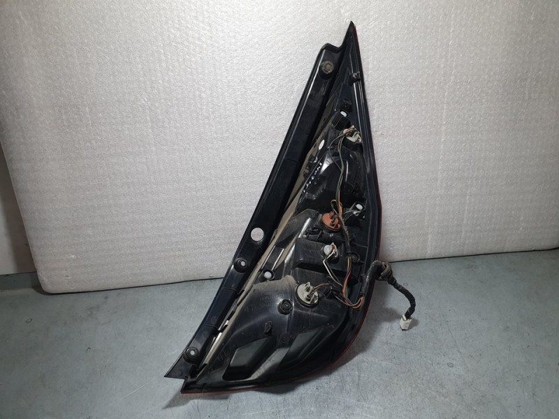 Recambio de piloto trasero izquierdo para hyundai i30 comfort referencia OEM IAM 924012R0  