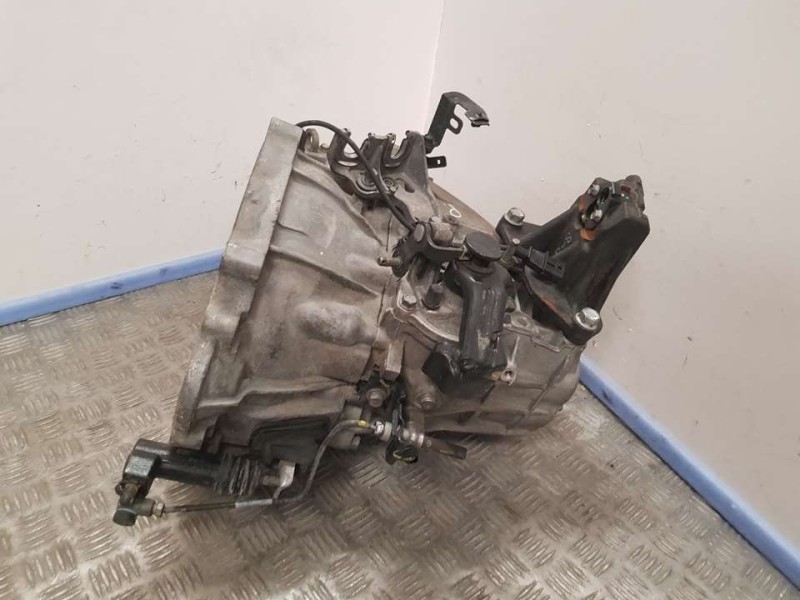 Recambio de caja cambios para kia cee´d concept referencia OEM IAM WDJ6 894477 6 VELOCIDADES