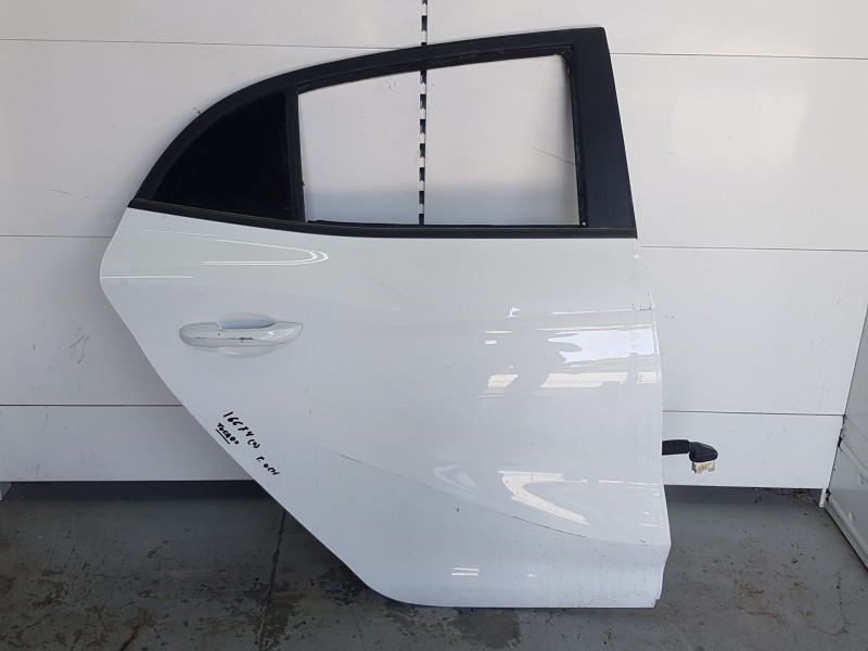 Recambio de puerta trasera derecha para mg mg 3 (5lfp) mg3 1.5 referencia OEM IAM 11306006 TOCADA 