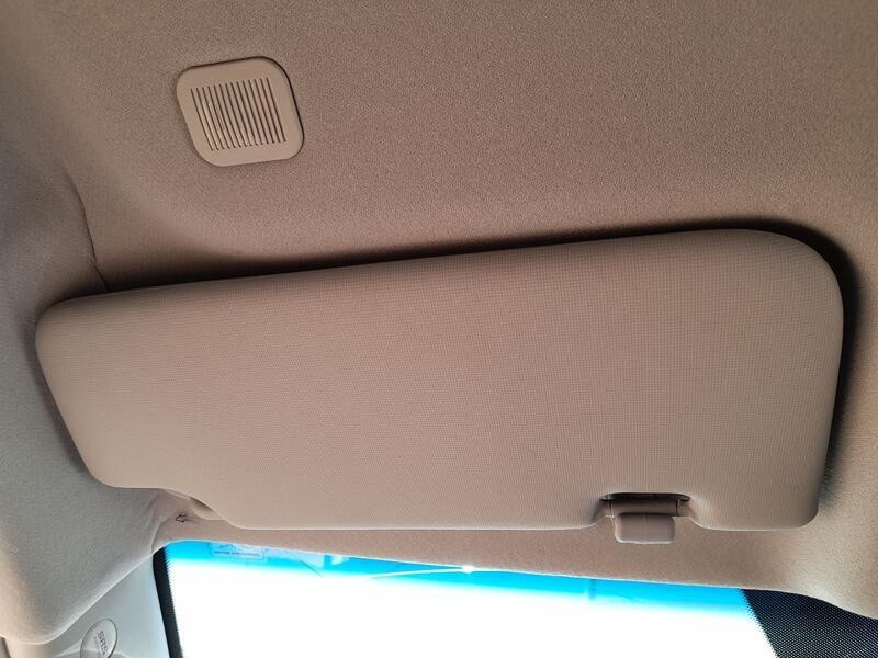 Recambio de parasol izquierdo para ssangyong tivoli 1.2 referencia OEM IAM 7611035100LBH  