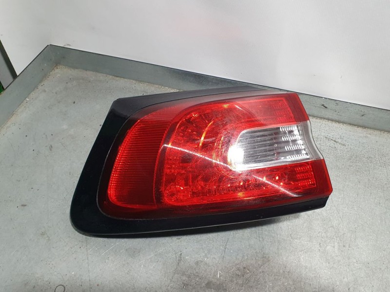 Recambio de piloto trasero izquierdo para jeep cherokee kl longitude referencia OEM IAM 68102909AF  EXTERIOR