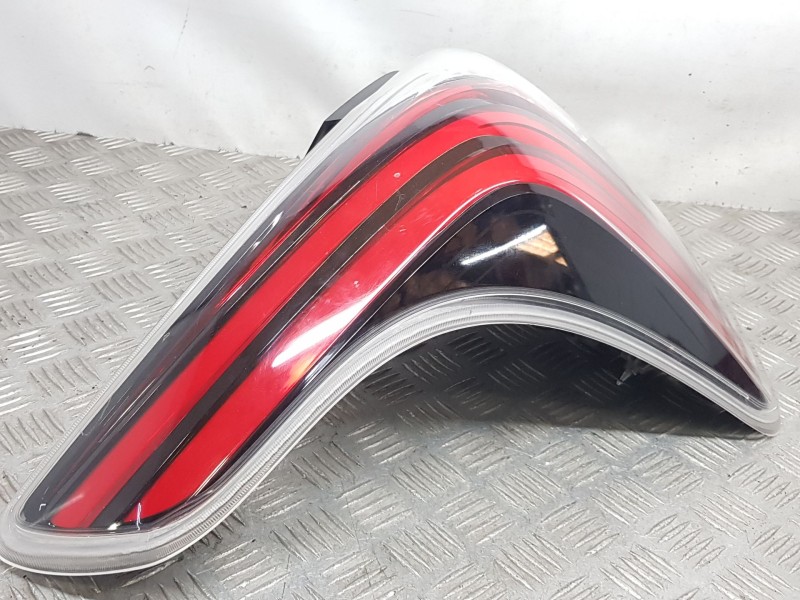 Recambio de piloto trasero izquierdo para ssangyong tivoli 1.2 referencia OEM IAM 8360135801  