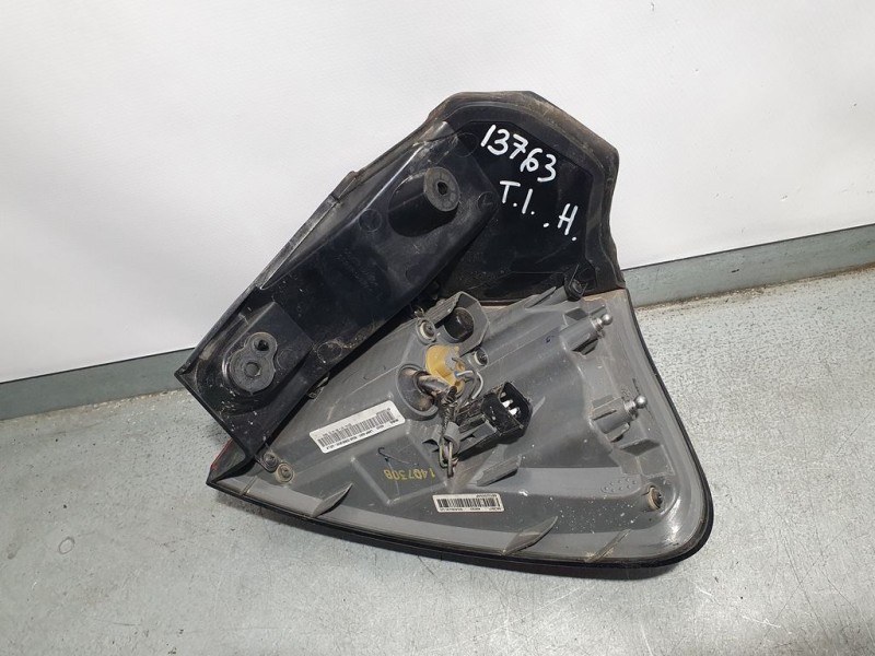 Recambio de piloto trasero izquierdo para jeep cherokee kl longitude referencia OEM IAM 68102909AF  EXTERIOR