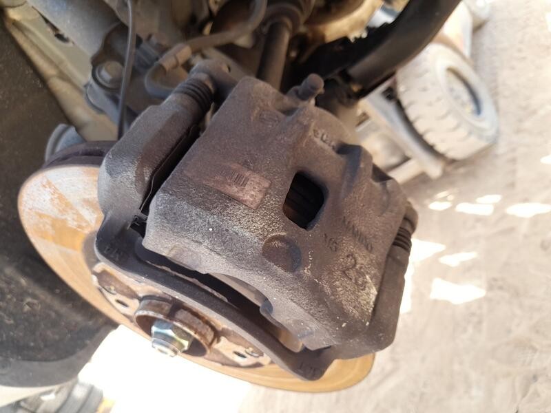 Recambio de pinza freno delantera derecha para ssangyong tivoli 1.2 referencia OEM IAM 4814035100  