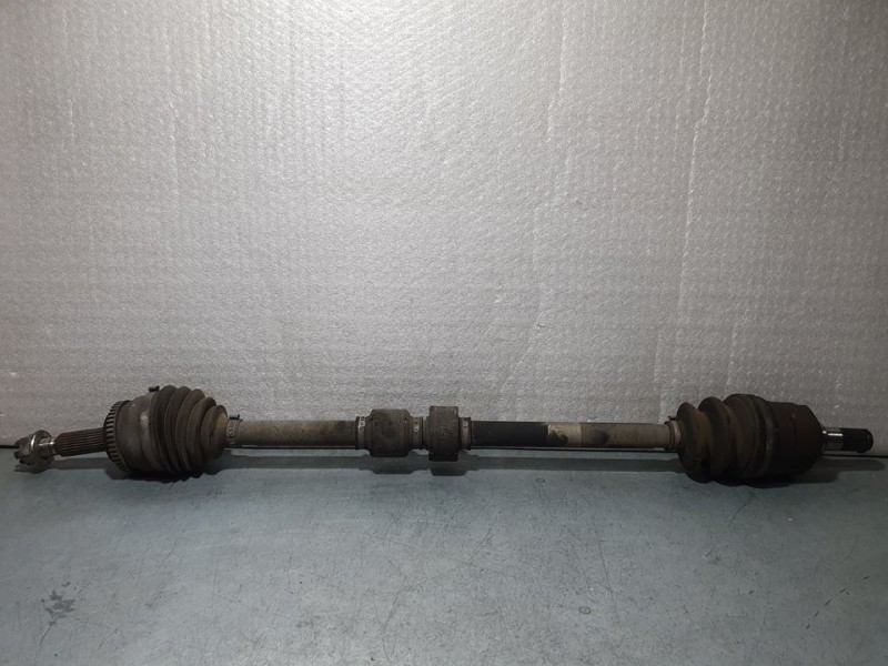 Recambio de transmision delantera derecha para hyundai i30 comfort referencia OEM IAM SIN REF  