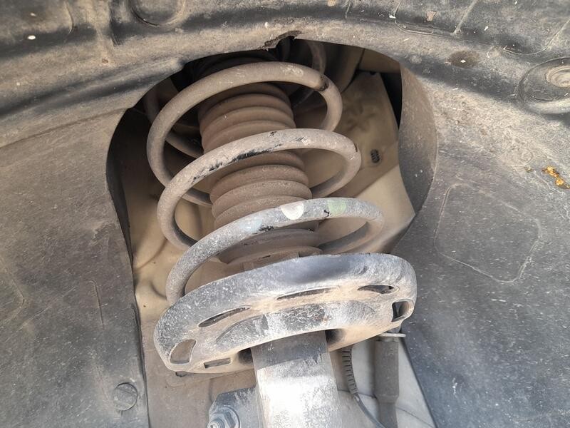 Recambio de amortiguador delantero izquierdo para citroën c3 iii (sx) 1.2 vti 82 referencia OEM IAM 9811371280  