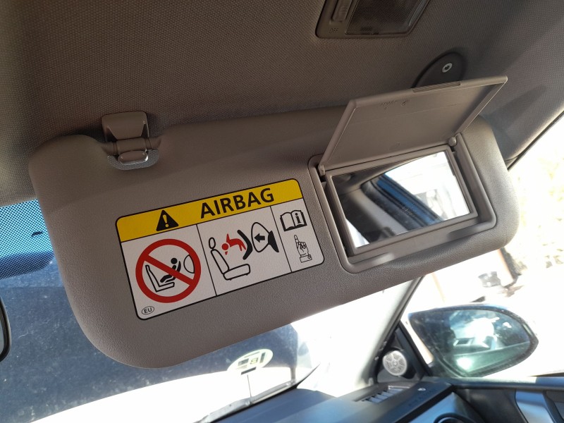 Recambio de parasol derecho para toyota auris (_e18_) 1.4 d-4d (nde180_) referencia OEM IAM 7431002K80B0  