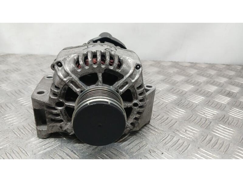 Recambio de alternador para ford ka (ccu) titanium referencia OEM IAM 51784845 VALEO 2543477A