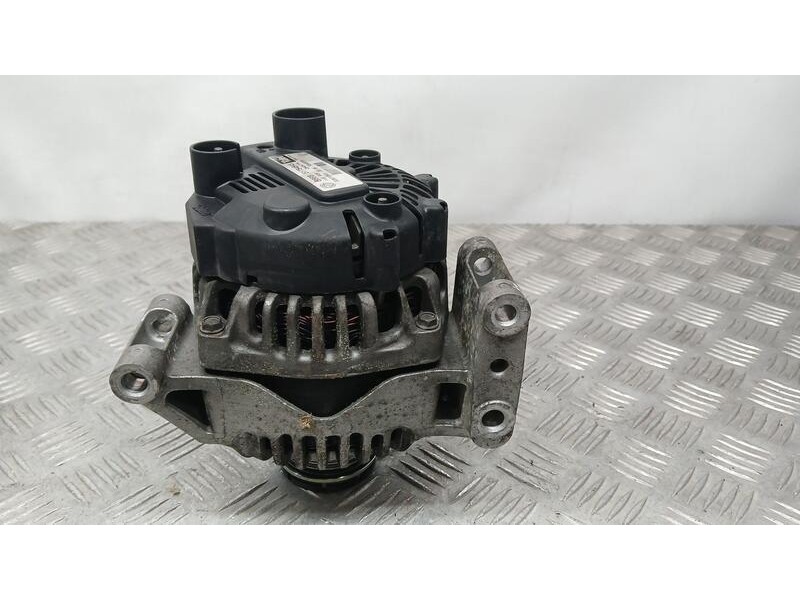 Recambio de alternador para ford ka (ccu) titanium referencia OEM IAM 51784845 VALEO 2543477A