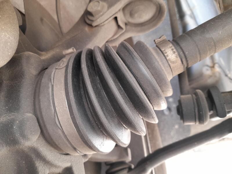 Recambio de transmision delantera derecha para ssangyong tivoli 1.2 referencia OEM IAM 4132035700  