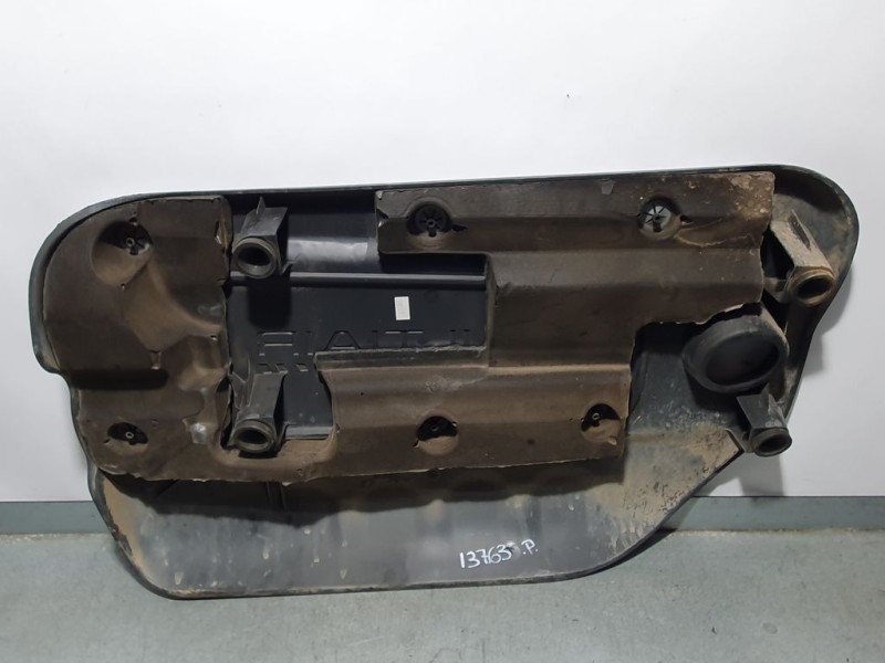 Recambio de tapa motor para jeep cherokee kl longitude referencia OEM IAM 04861993AC  