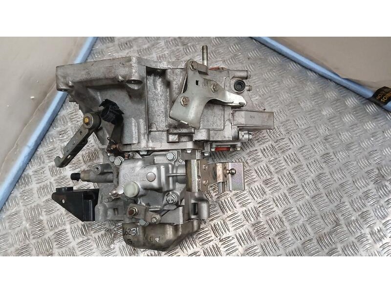 Recambio de caja cambios para ford ka (ccu) titanium referencia OEM IAM RMDS517002DA 3510717 5VELOCIDADES