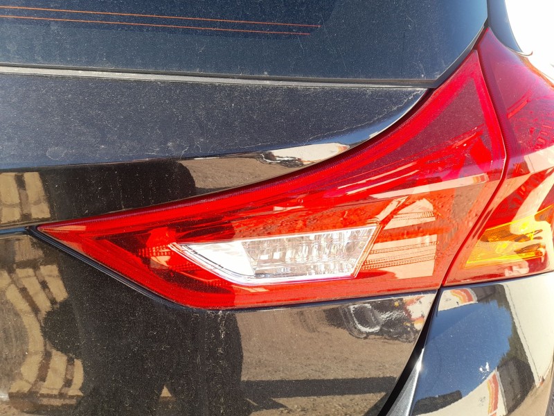 Recambio de piloto trasero derecho interior para toyota auris (_e18_) 1.4 d-4d (nde180_) referencia OEM IAM 8158102460  