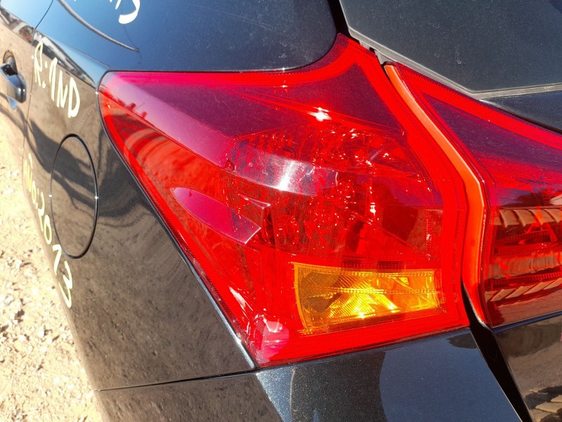 Recambio de piloto trasero izquierdo exterior para toyota auris (_e18_) 1.4 d-4d (nde180_) referencia OEM IAM 8156102740  