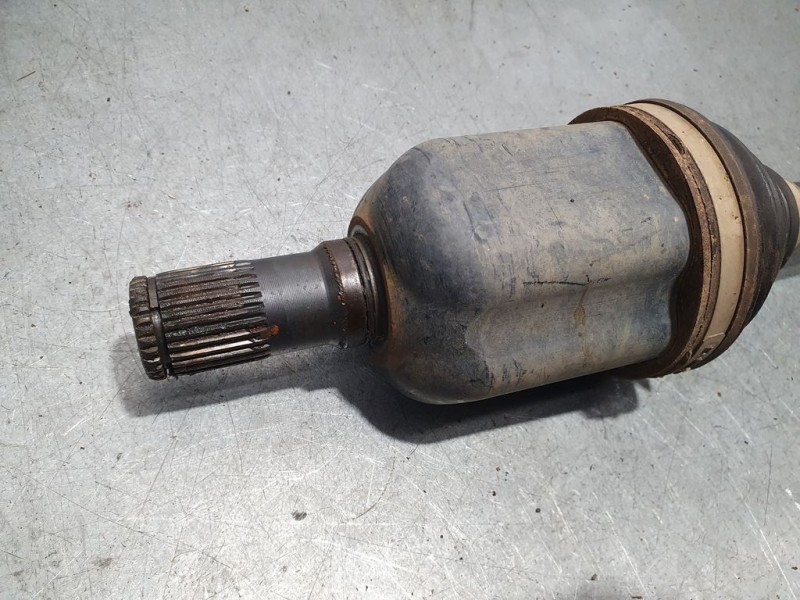 Recambio de transmision delantera izquierda para jeep cherokee kl longitude referencia OEM IAM 38009068  