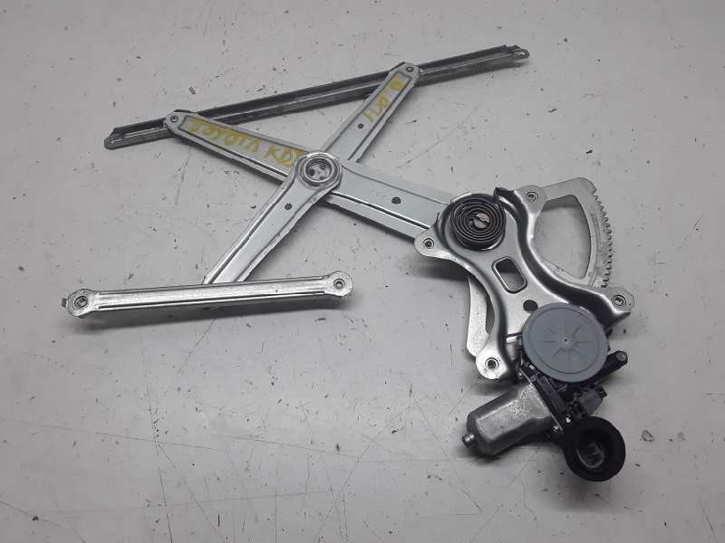 Recambio de elevalunas delantero derecho para toyota land cruiser (j12) 3.0 d-4d gx referencia OEM IAM 0620401760 8571058010 6 P