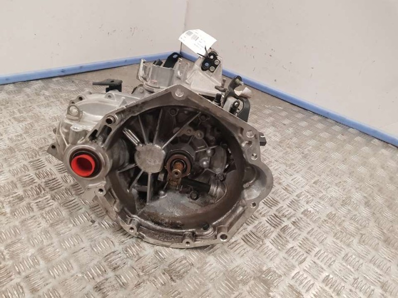 Recambio de caja cambios para hyundai i20 essence referencia OEM IAM 5TE9ID 4300002DD0  860680 5VELOCIDADES