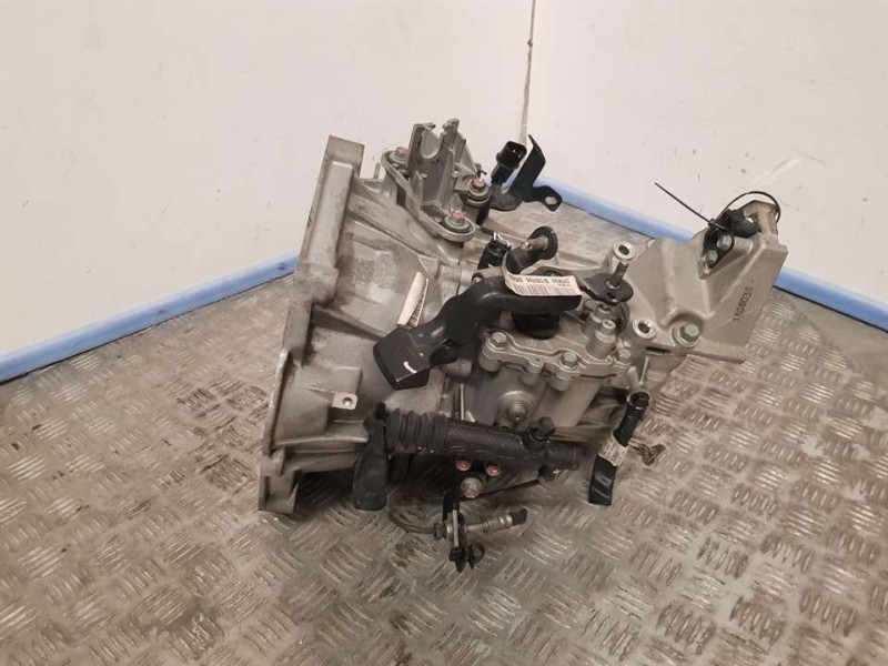 Recambio de caja cambios para hyundai i20 essence referencia OEM IAM 5TE9ID 4300002DD0  860680 5VELOCIDADES