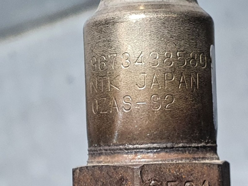 Recambio de sonda lambda para peugeot 208 style referencia OEM IAM 9673438580  NTK