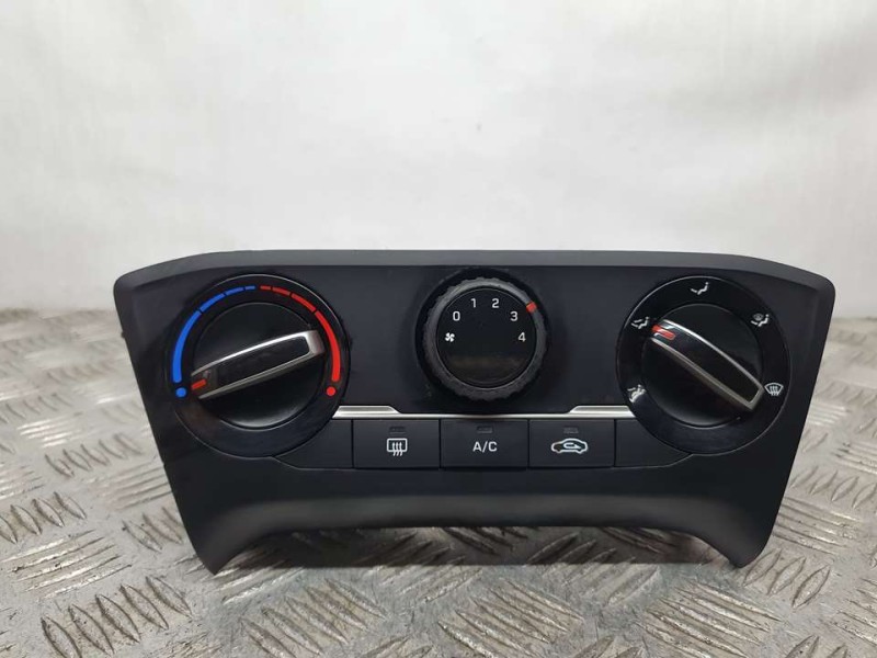 Recambio de mando calefaccion / aire acondicionado para hyundai i20 essence referencia OEM IAM 97250C8410  