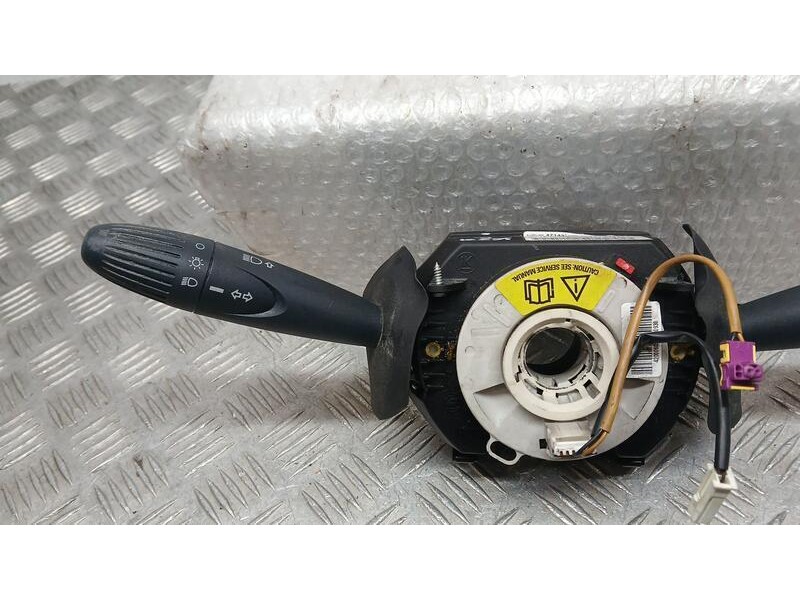 Recambio de mando luces y limpia para ford ka (ccu) titanium referencia OEM IAM 7354736600  