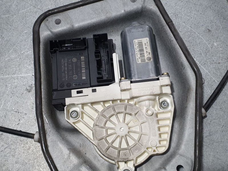 Recambio de elevalunas delantero izquierdo para volkswagen golf v berlina (1k1) trendline referencia OEM IAM   ELÉCTRICO