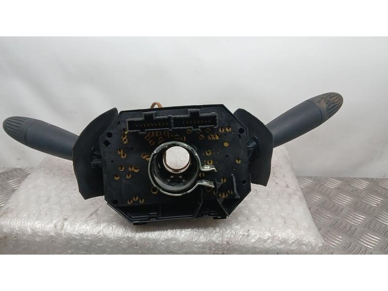 Recambio de mando luces y limpia para ford ka (ccu) titanium referencia OEM IAM 7354736600  