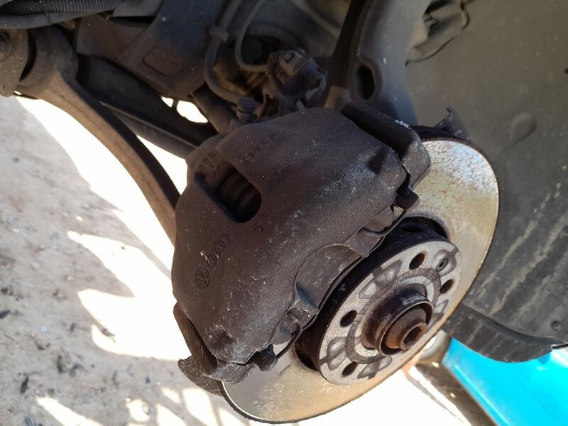 Recambio de pinza freno delantera derecha para seat exeo (3r2) 2.0 tdi referencia OEM IAM 8E0615124A  