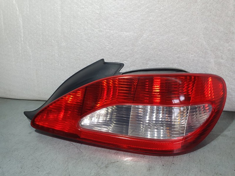 Recambio de piloto trasero derecho para peugeot 406 coupe (s1/s2) 3.0 v6 referencia OEM IAM 2289D  