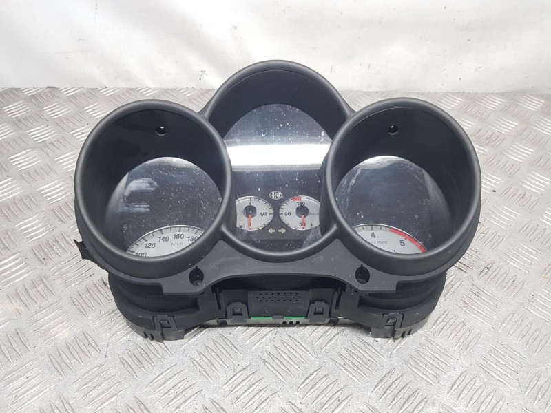 Recambio de cuadro instrumentos para alfa romeo gt (937_) 1.9 jtd (937cxn1b) referencia OEM IAM 156071345  
