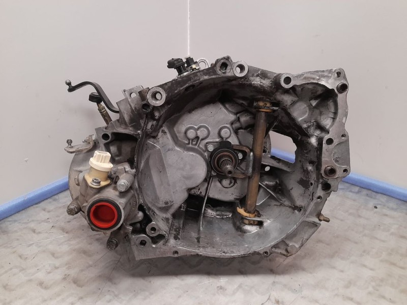 Recambio de caja cambios para citroën berlingo 1.9 d multivolumen referencia OEM IAM 20TE24 4070938 5VELOCIDADES