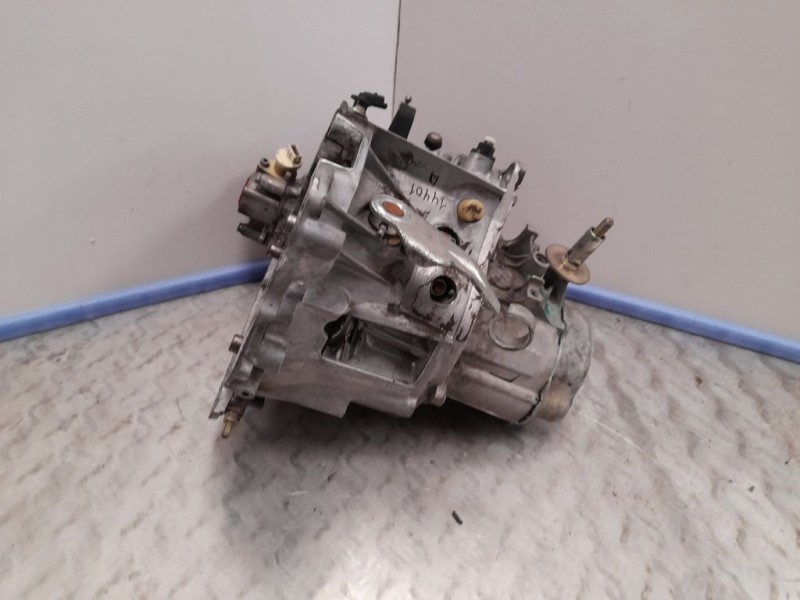 Recambio de caja cambios para citroën berlingo 1.9 d multivolumen referencia OEM IAM 20TE24 4070938 5VELOCIDADES