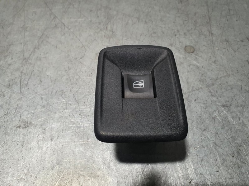 Recambio de mando elevalunas delantero derecho para renault kangoo expression referencia OEM IAM SIN REF  