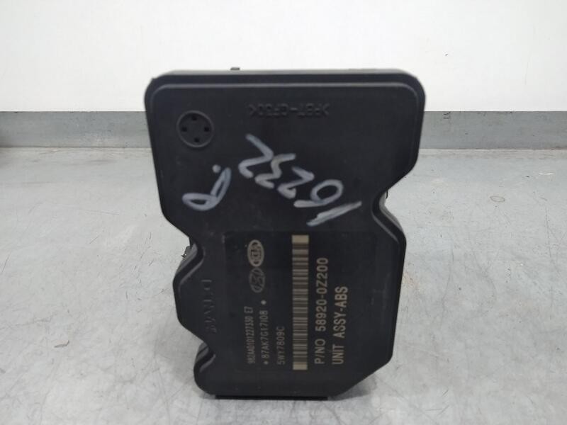 Recambio de abs para kia sportage cup referencia OEM IAM 589200Z200 BH60109800 MANDO