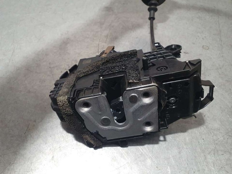 Recambio de cerradura puerta trasera izquierda para mitsubishi colt 100t motion referencia OEM IAM 825039554R 40739134 4 PINES