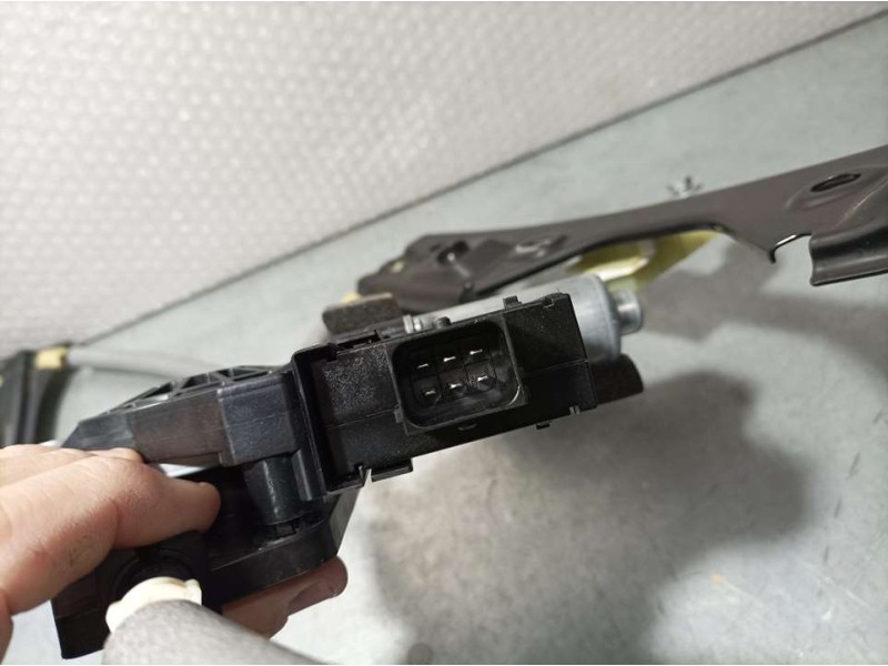 Recambio de elevalunas delantero izquierdo para jeep compass ii busines 4x2 referencia OEM IAM C4791101D  ELECTRICO