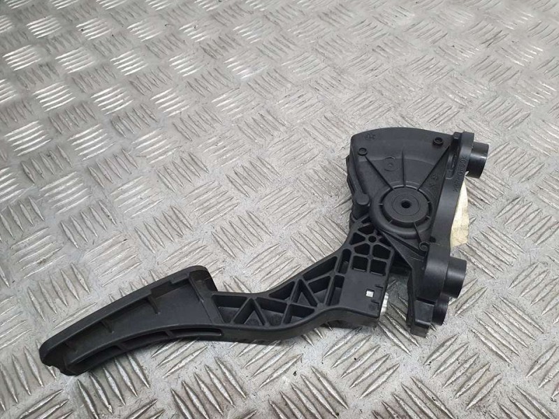 Recambio de potenciometro pedal para kia cee´d drive referencia OEM IAM 327002R300 110128J0127 