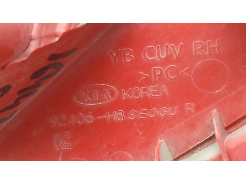 Recambio de piloto trasero derecho paragolpes para kia stonic (yb) 1.2 cvvt referencia OEM IAM 92406H8400  
