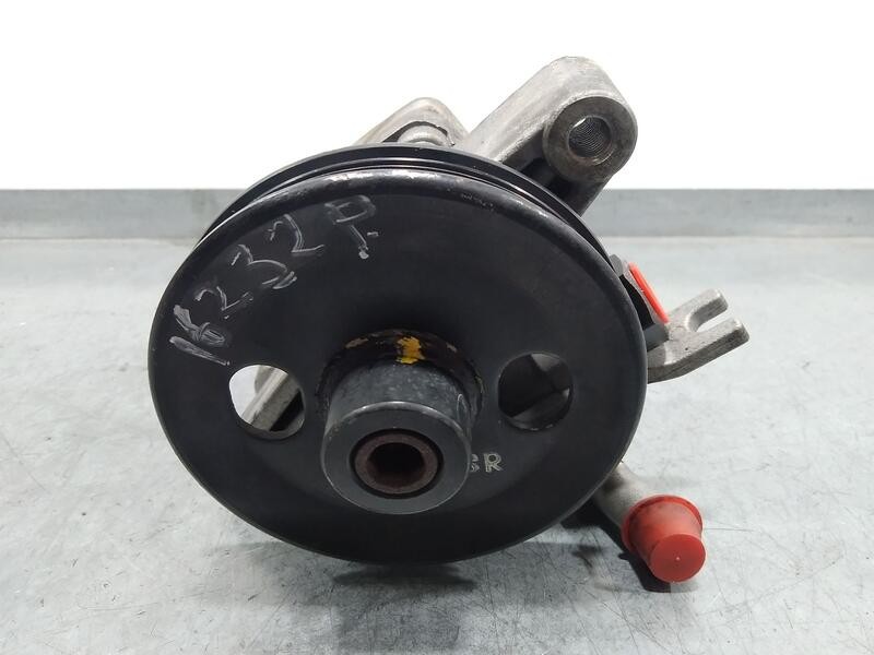 Recambio de bomba direccion para kia sportage cup referencia OEM IAM 571002E000  