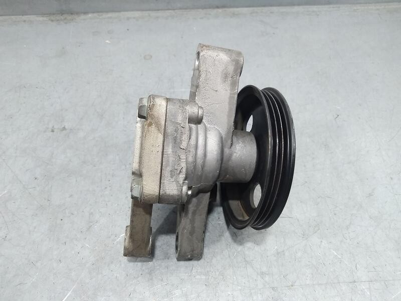 Recambio de bomba direccion para kia sportage cup referencia OEM IAM 571002E000  
