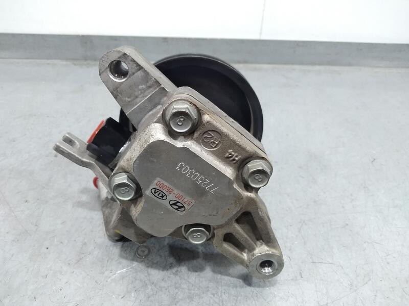 Recambio de bomba direccion para kia sportage cup referencia OEM IAM 571002E000  