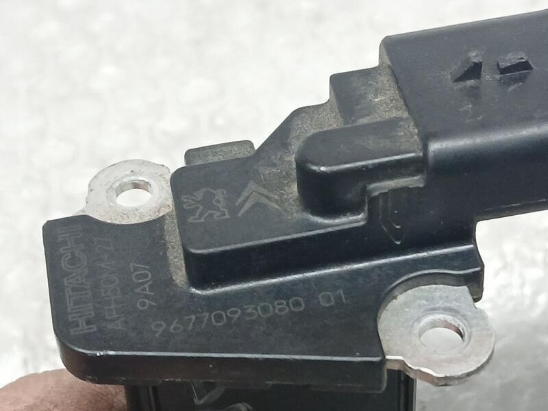 Recambio de caudalimetro para opel combo life innovation referencia OEM IAM 9677093080 HITACHI AFH20M23