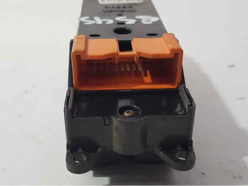 Recambio de mando elevalunas delantero izquierdo para lexus is200 (gxe10) 2.0 referencia OEM IAM 84053060  