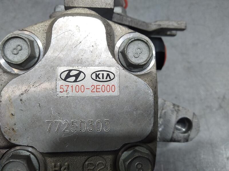 Recambio de bomba direccion para kia sportage cup referencia OEM IAM 571002E000  