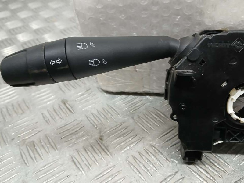 Recambio de mando luces y limpia para jeep compass ii busines 4x2 referencia OEM IAM 7357505290  