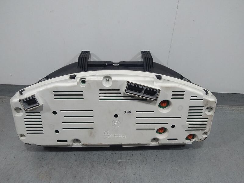 Recambio de cuadro instrumentos para kia sportage cup referencia OEM IAM 940030Z050  rozado